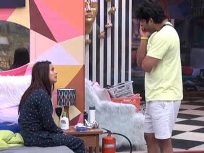 Bigg Boss Sidharth Shukla Tells Shehnaz Gill I Dont Want People