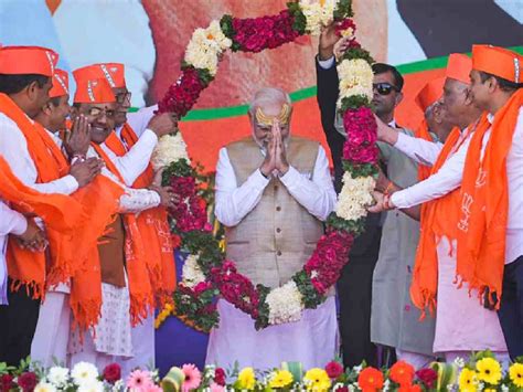 In Pics Pm Narendra Modi Offers Prayers At Somnath Temple In Poll