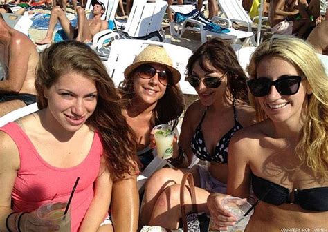 Sulle Spiagge Di Tel Aviv Aspettando Il Pride Gay It