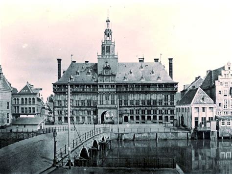 Das Rathaus Von Emden Hnelte Dem Von Antwerpen