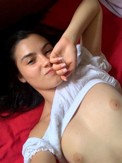 Which Do You Prefer Send Nude Selfie