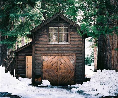 27 Perfect-for-Winter Log Cabins