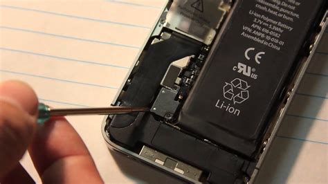 How To Replace The Battery In An Iphone 44s Youtube