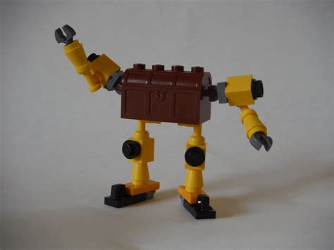 I built a LEGO Chest Bot : lego