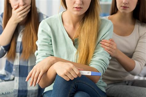 Teenage pregnancy: the consequences on adult life