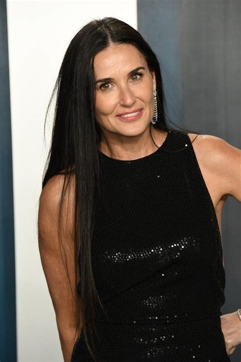Demi Moore pozuje w skąpym bikini w Grecji 58 letnia aktorka zachwyca