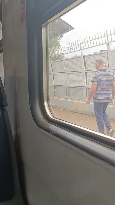 Осторожно двери закрываются 👾 - YouTube