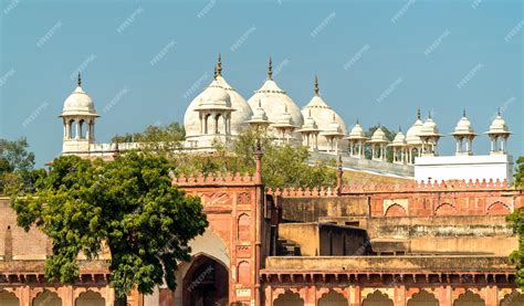 Premium Photo Moti Masjid Or Pearl Mosque At Agra Fort Uttar