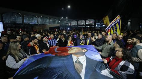 Fenerbahçe ve Galatasaray İstanbul a döndü