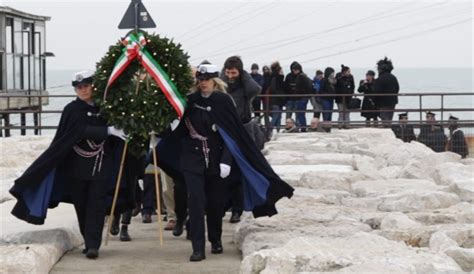 RIMINI Monumento Foibe Ripristinato Cerimonia Con Gli Esuli VIDEO