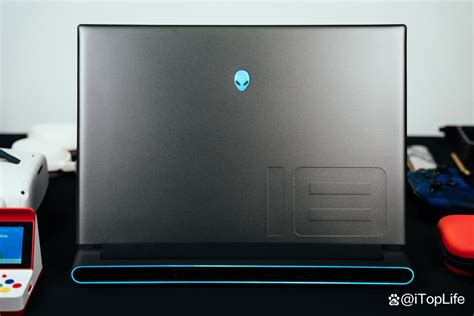 外星人alienware M18评测：细节拉满，游戏体验新王者