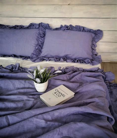 Льняное постельное белье с рюшами в лавандовом цвете в интернет ...