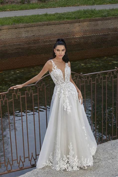 Robe de mariée Cosmobella modèle 8178 Lyne Mariage