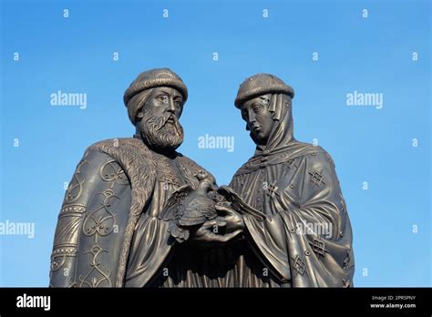 Monumento a pedro y fevronia kolomna fotografías e imágenes de alta