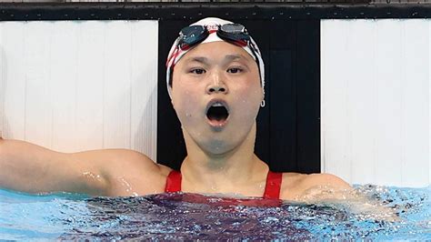 Canada's Maggie MacNeil wins gold in 100m butterfly | NBC Olympics