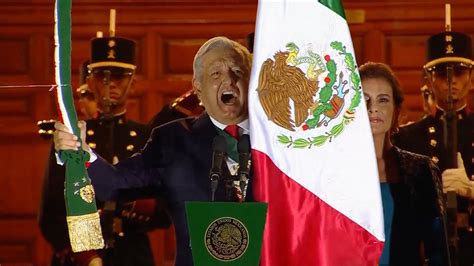 Amlo Da Grito Por El Aniversario De La Independencia Frente A Un