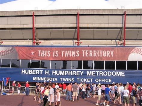 HUBERT H HUMPHREY METRODOME