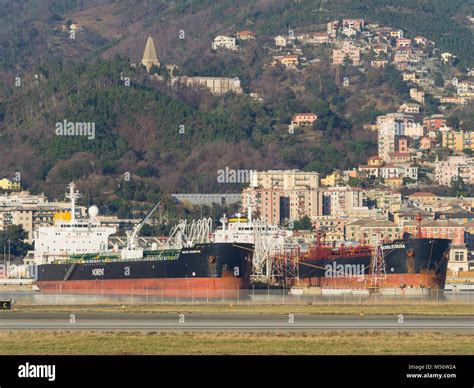 Petrochemical Tankers Hi Res Stock Photography And Images Alamy