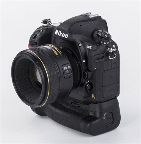 Полнокадровая зеркальная фотокамера Nikon D850