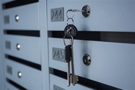 Особенности применения замков для почтовых ящиков