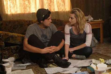 Riverdale: Cole Sprouse on Bughead, the Serpents, and More | Collider