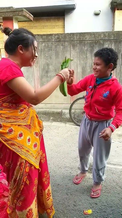 ভেটকি মাছের পাতুরি নাম করে কলাপাতায় হাগু করে দিবি ফুলটুসি বৌদি Vs পারার কাকিমা😂🤣🤣 Youtube