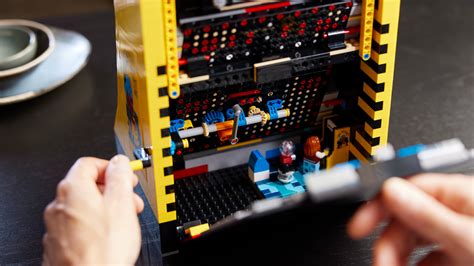 Lego's 'Pac-Man' set is made for '80s arcade lovers | Mashable