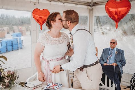 Standesamtliche Hochzeit Am Strand Auf Fehmarn Himmelblau Fotografie