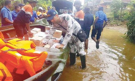 Pakistan Navy Conducts Relief Operations In Flood Battered Sri Lanka