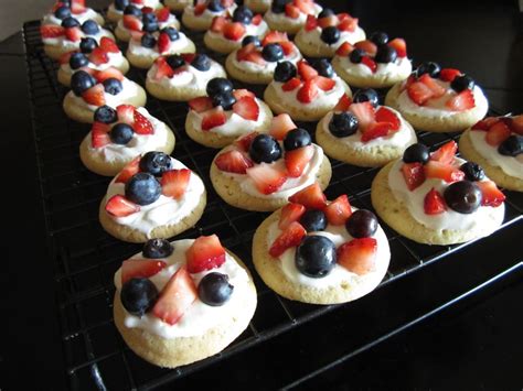 4th Of July Mini Fruit Pizzas For The Crust Roll Pillsbury Sugar