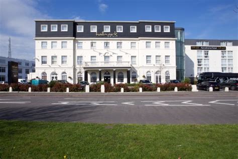 Hallmark Hotel London Croydon Aerodrome - Reviews, Photos & Price ...