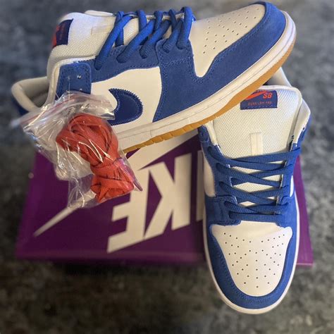 Nike dunks LA Dodgers men size 9 BRAND NEW WITH... - Depop