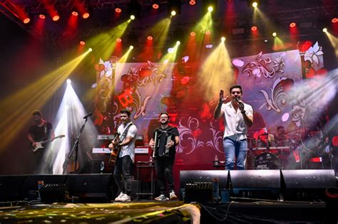 Eloisa Mattos SERTANEJO WEEKEND O MAIOR EVENTO DA HISTÓRIA DO HOT BEACH COMPROVA AS