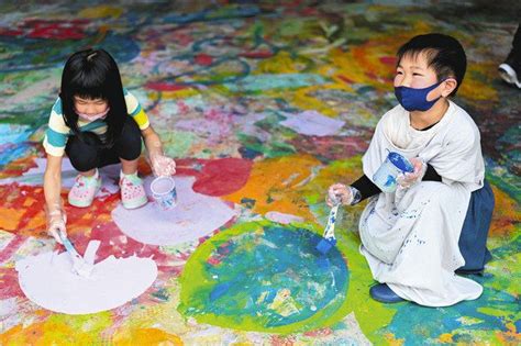 子どもたちがのびのび「落書き」 垂井町旧役場でウォールアート：中日新聞web