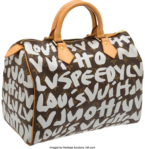 Graffiti Louis Vuitton | IQS Executive