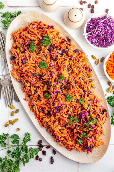 Healthy Carrot Raisin Salad With Cabbage Vegan