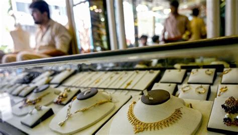 Gold Prices Down Rs Per Tola