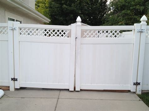 Gate Styles Crown Vinyl Fence