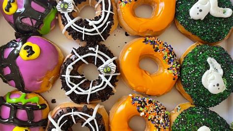 We Tried Krispy Kreme S Spook Tacular Doughnuts Here S How It Went