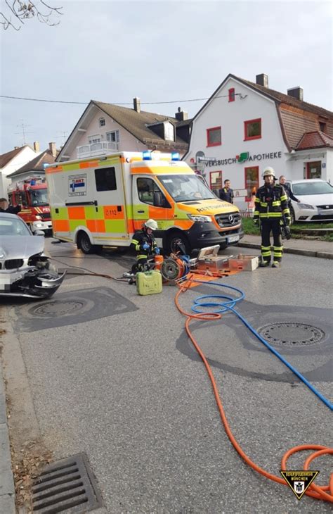 Verkehrsunfall Mit Verletzten Einsatzbericht M Nchen Allach