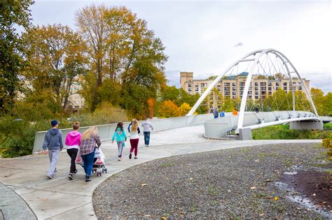 Tukwila Urban Center Bridge - LMN Architects