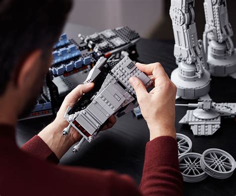 Игрален комплект конструктор ЛЕГО Star Wars™ 75313 - AT-AT™ | КОМСЕД