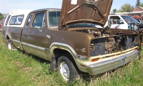 1973 Dodge D100 Club Cab