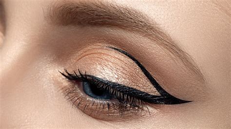 Get The Perfect Winged Eyeliner With This TikTok Makeup Tip