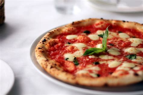 La Recette De La Pizza Margherita Recette Traditionnelle Italienne