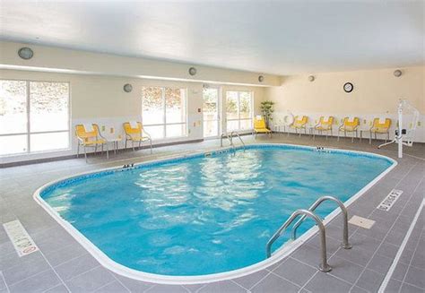 Indoor Pool - Picture of Fairfield Inn & Suites Quincy, Quincy - TripAdvisor