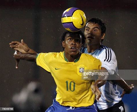 Da Silva Willian Photos And Premium High Res Pictures Getty Images