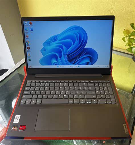 Laptop Lenovo V15 ADA Ryzen 3 8 256GB