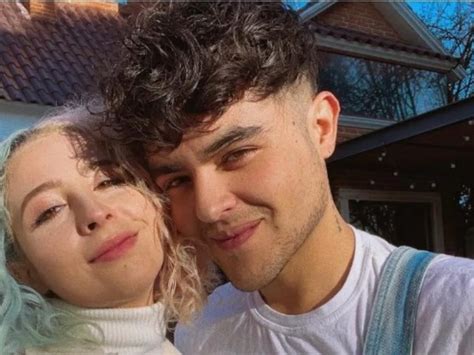 La Influencer Pansexual Que Inici Una Relaci N Con Un Joven Gay