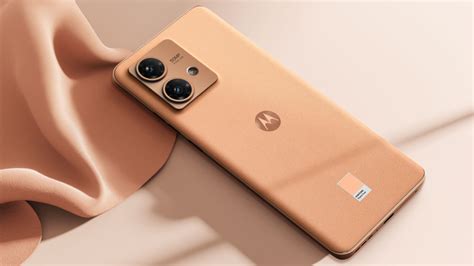 Motorola utiliza el Color del Año 2024 de Pantone Dolce Vita